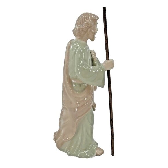 Royal Doulton 2005 Holiday Nativity Christmas Joseph 7 3/4" - Picture 4 of 6